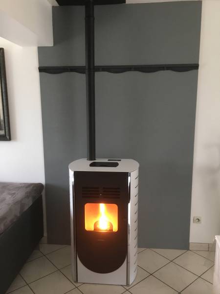 POELE A GRANULES INSTALLE A THEUVILLE-AU-MAILLOTS